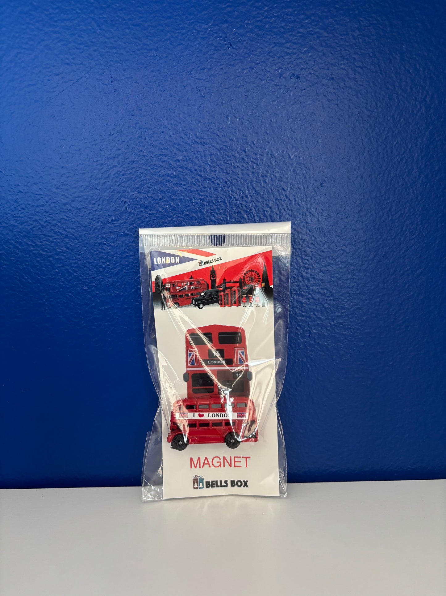 Magnet, London Bus